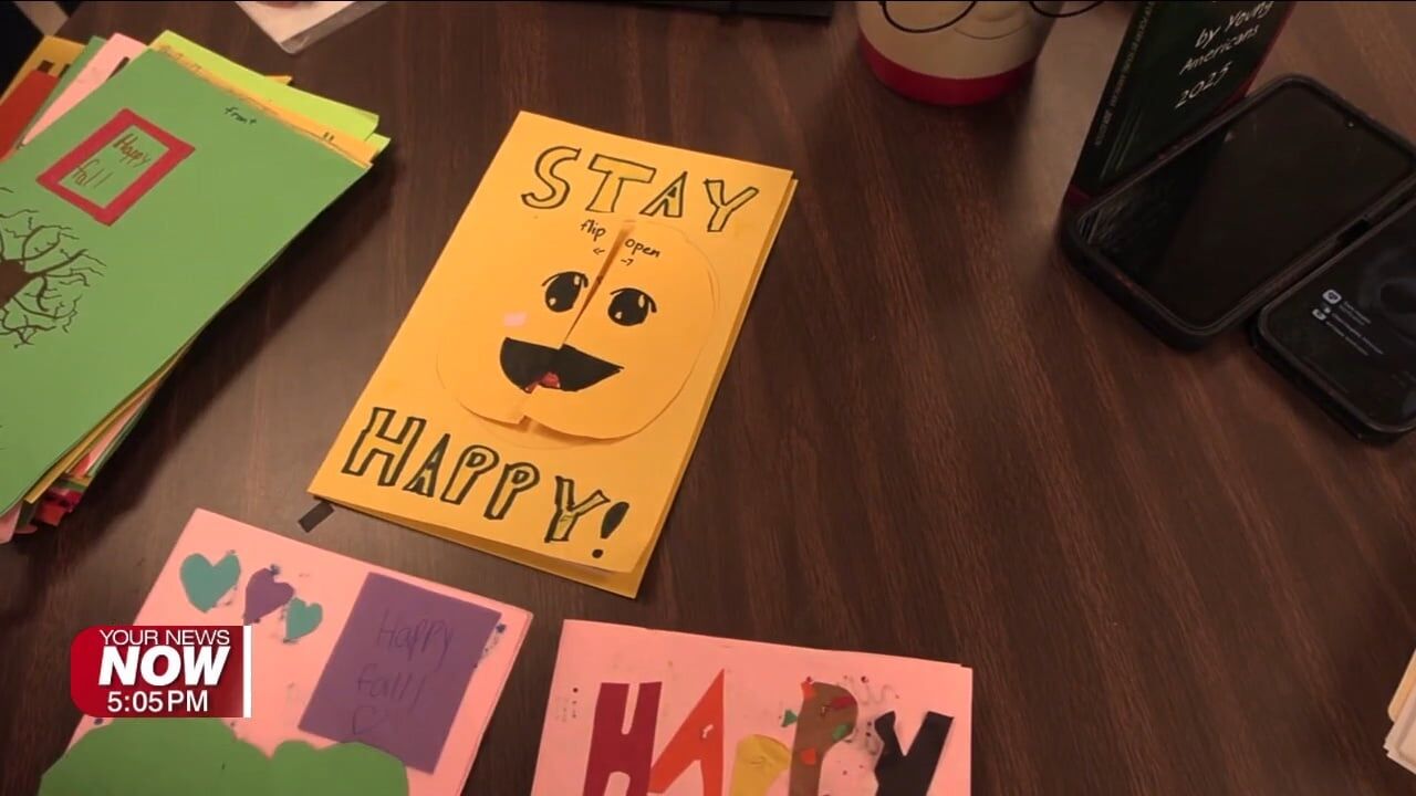 St. Charles fifth graders make greeting cards for hospice patients